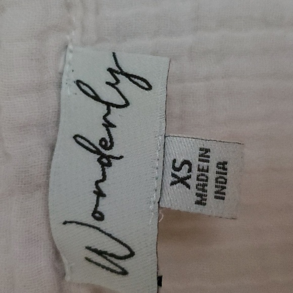 Wonderbody lightweight cotton v-neck short sleeve blouse - Picture 4 of 12